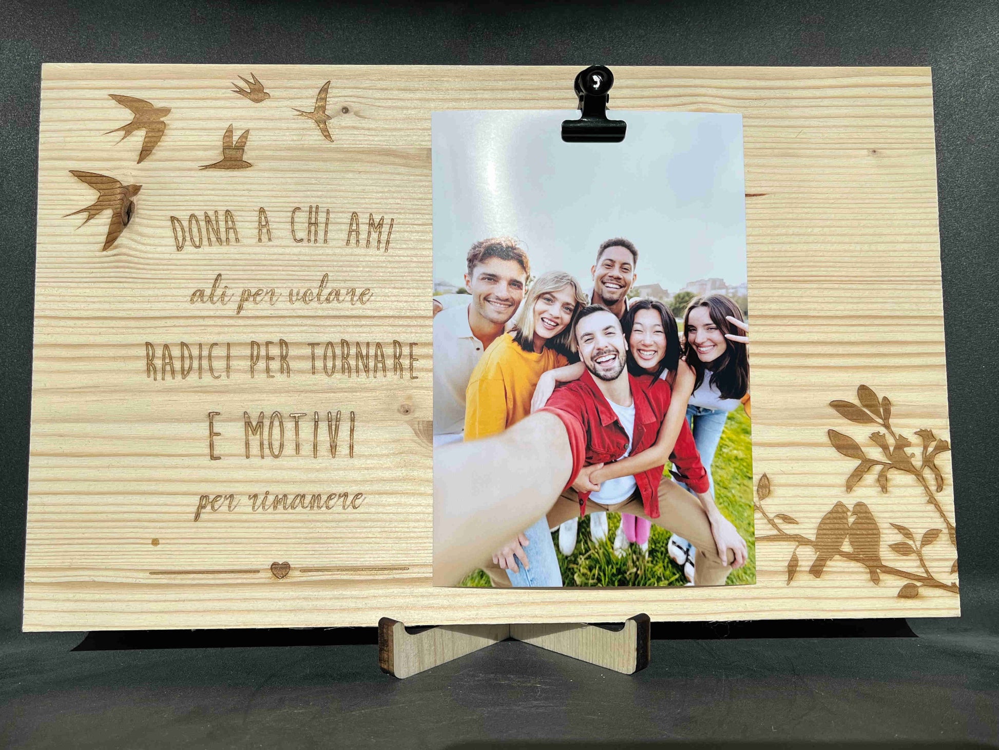Cuore in legno fatto a mano da appendere alla parete Cuore in legno fatto a mano da appendere alla parete